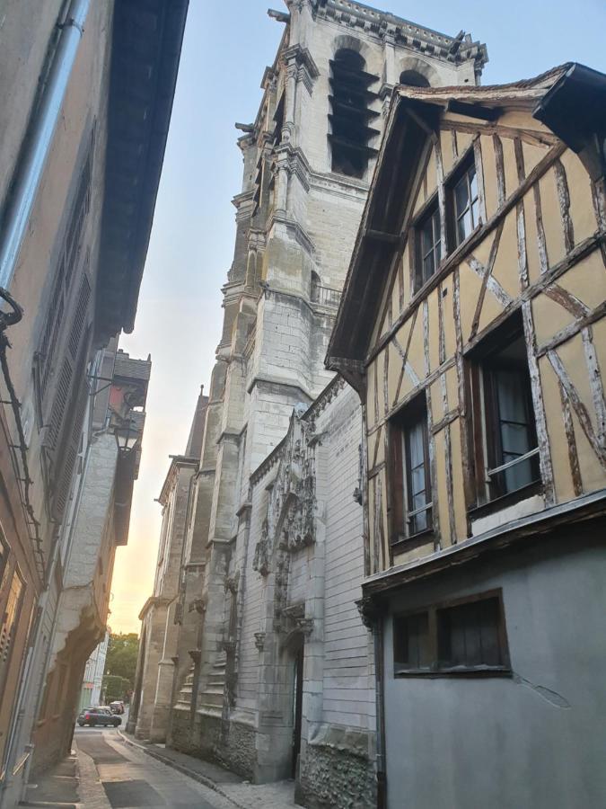 Le Logis Du Clocher Troyes Exteriér fotografie