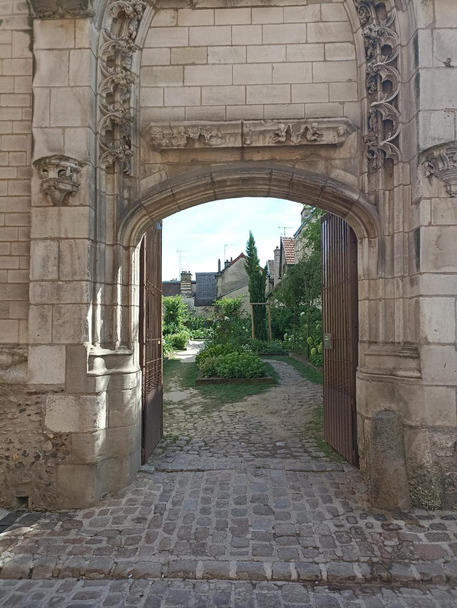 Le Logis Du Clocher Troyes Pokoj fotografie